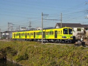 試運転中の5000形「なの花」号